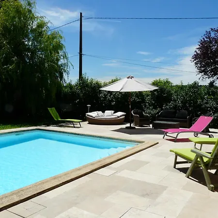 Typical Provencal Mas With Pool, A Little Corner Of Paradise With View Of Sainte Victoire, Close To Aix En Provence, Sleeps 10. 沃内勒